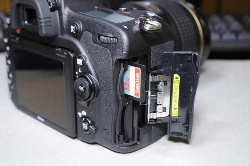 Nikon D750のダブルカードスロット